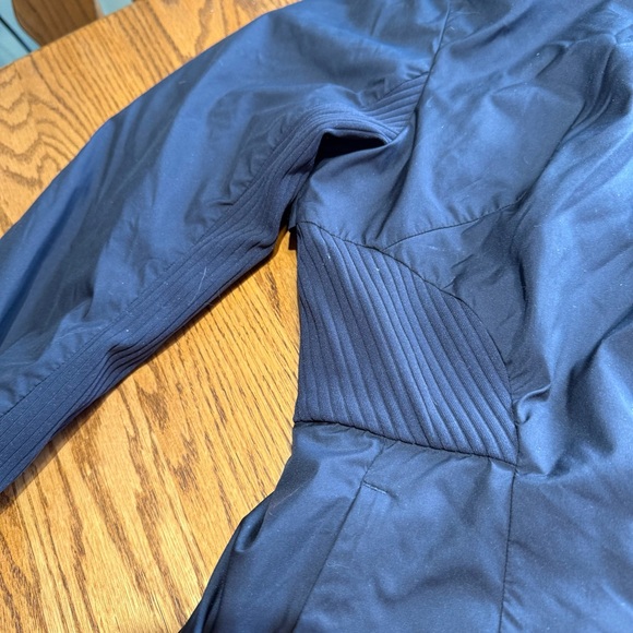 Lululemon Light Weight Jacket Size 8 - Picture 2 of 8